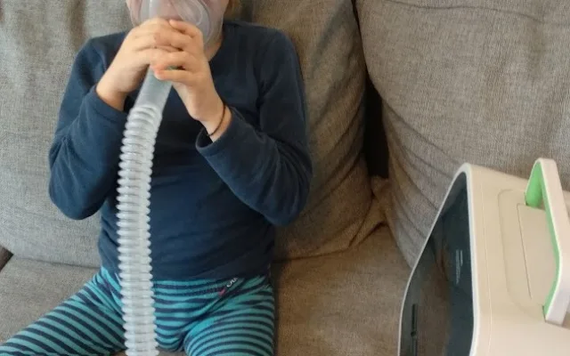 V Kostelci nad Orlicí se složili malému Zdendovi na doplacení vozíku. Zdenda bojuje se spinální muskulární atrofií