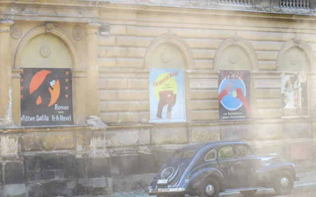 Josefov zaplavily hákové kříže. Natáčí se tu historický film Martha
