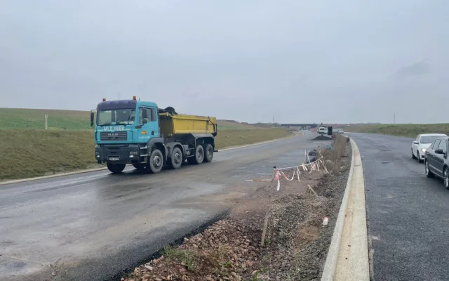 Do konce roku se u Hradce Králové zprovozní 35 kilometrů dálnic. Dva úseky na D11, jeden na D35