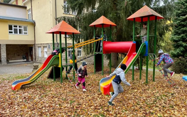 Dokonalé místo, vaše zdravé děti a mnohem více. To je Dětská ozdravovna Království