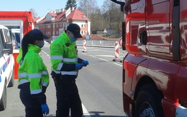 Celní správa při kontrole na hraničním přechodu