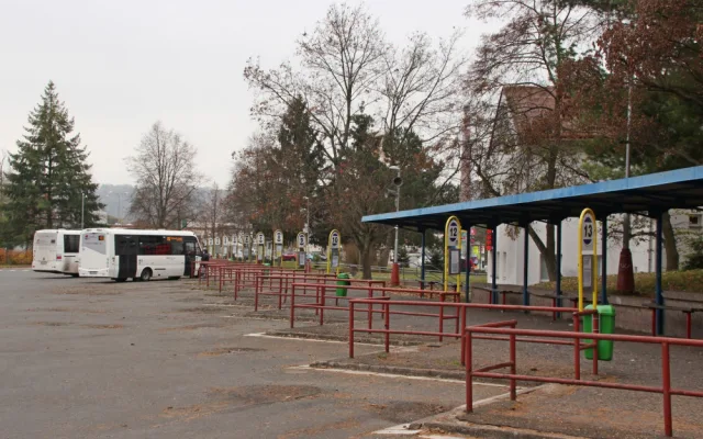 Dvůr Králové si oblíbilo architektonické soutěže. Další ukáže podobu nového autobusáku  
