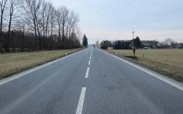 Pozor na zmrazky na střeše auta. Odlétávající kusy ledu zavinily nehodu na Rychnovsku