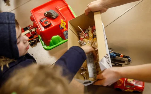 Centrum pro uprchlíky z Ukrajiny v Hradci Králové odbavilo za první den 201 lidí
