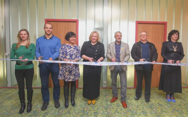 V Hradci Králové vzniklo nové centrum pro neslyšící. Pomáhat bude rodinám z celé republiky