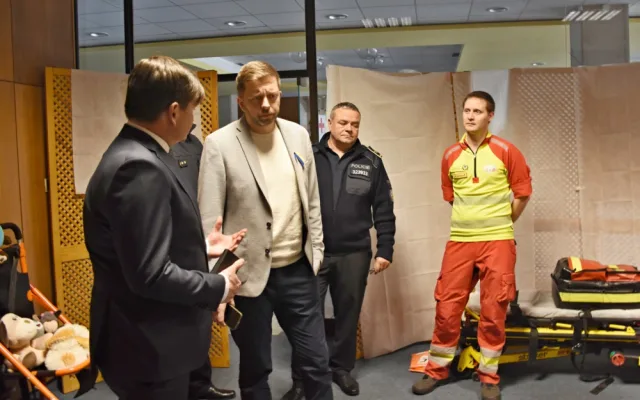 KACPU v Hradci Králové navštívil Vít Rakušan. Centrum už odbavilo přes osm tisíc uprchlíků