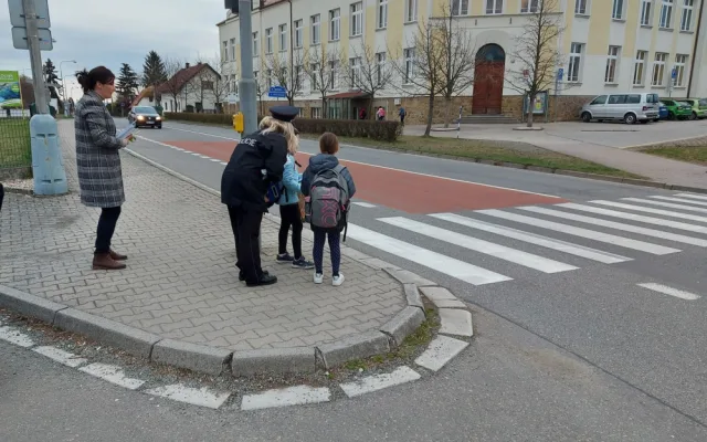 Zebra se za tebe nerozhlédne. Preventivní projekt učí děti jak se chovat v provozu