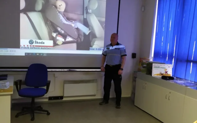 Zebra se za tebe nerozhlédne. Preventivní projekt učí děti jak se chovat v provozu