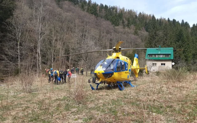Na Labi pod Špindlerovým Mlýnem se převrhl raft. Jeden z vodáků zemřel