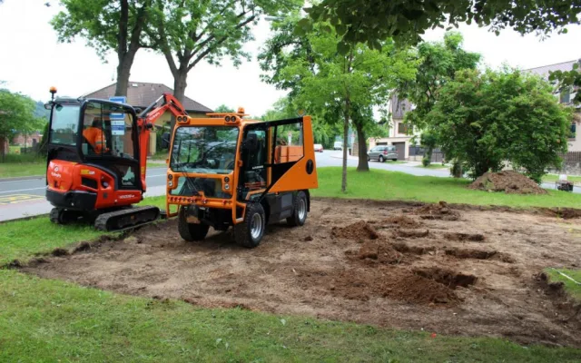 Ve Dvoře Králové se dětem otevře nové hřiště. Součástí bude i malé lanové centrum