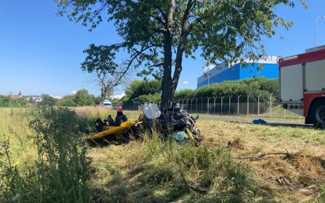 V Jičíně dnes při dopravní nehodě dvou osobních aut zemřel člověk