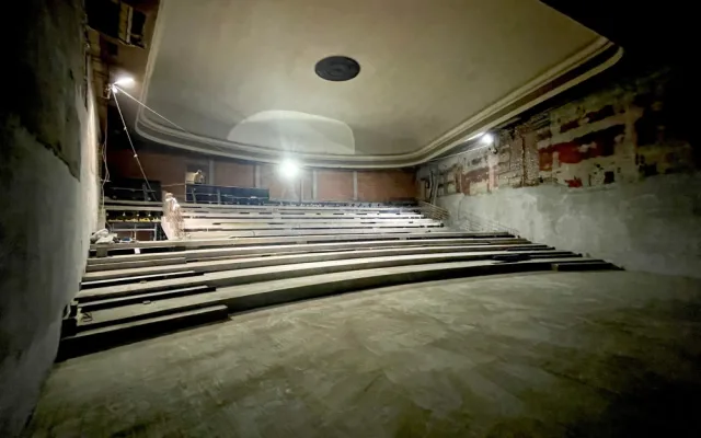 ak vypadá trutnovské kino Vesmír během rekonstrukce?