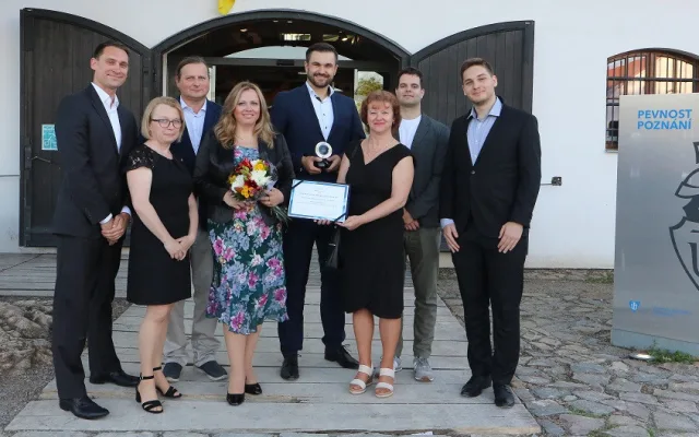 První náměstek hejtmana pro oblast inovací, investic a informačních technologií Pavel Bulíček spolu s realizačním týmem