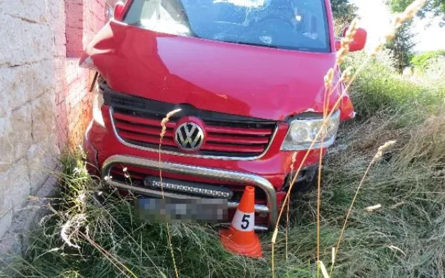 Na hlavním tahu u Hořic se srazila čtyři auta. Na vině je řidič, který nedodržel bezpečnou vzdálenost