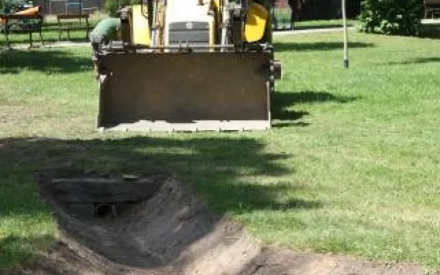 Výstavba tůní a přivaděče vody