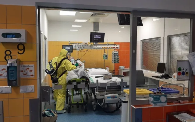 ostrý převoz pacienta do nemocnice v Hradci Králové