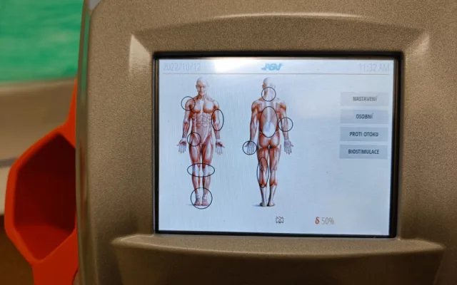 Nemocnice v Trutnově používá speciální laser. Zkracuje dobu léčby a pomáhá s covidem