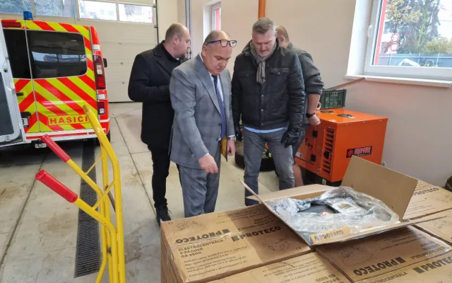 Náchod vybral sbírkový účet pro Ukrajinu a nakoupil elektrocentrály. Poputují do partnerského města