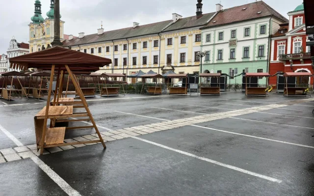 PŘEHLEDNĚ: Začínají vánoční trhy v Hradci Králové. Co je dobré vědět před jejich návštěvou?
