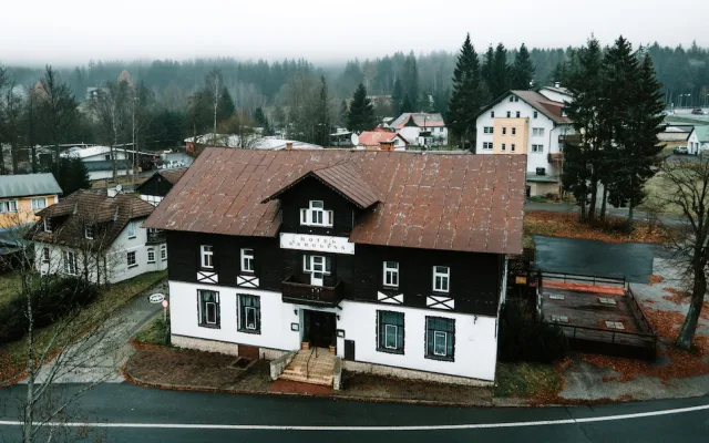 V Harrachově postaví apartmánový dům Karolina. Investor přestavuje nejstarší hotel ve městě