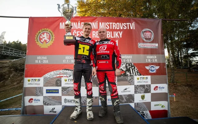 Martin Matějíček při moto trialu