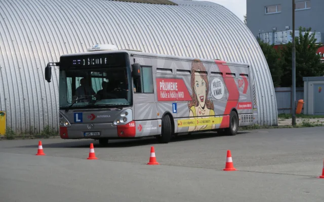 ZA VOLANTEM AUTOBUSU MHD - přijďte si zkusit, jak jednoduché je řídit autobus MHD
