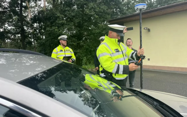 Policie má nové přístroje na dokumentaci dopravních nehod. Ušetří zhruba polovinu času