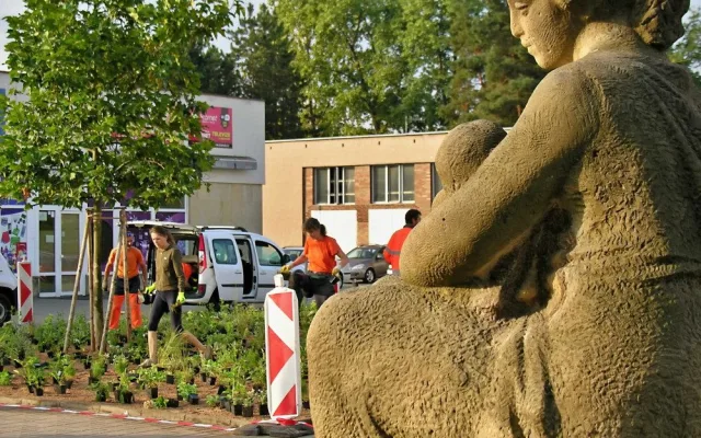 V Hradci Králové vznikl první ekologicky šetrný záhon. Lidé ho najdou v Malšovicích