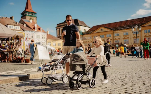Pohádkový festival v Jičíně navštívily desítky tisíc lidí. Úspěch měl i videomapping