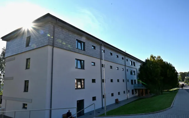OBRAZEM: Hradecký kraj dokončil stavbu domova pro seniory v Žacléři za 166 milionů
