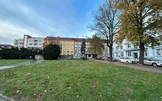 Hradec bude mít architektonickou soutěž na ulici s komunistickým monumentem