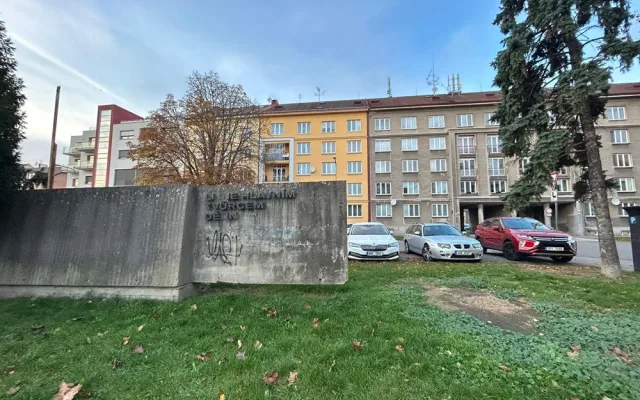 Hradec bude mít architektonickou soutěž na ulici s komunistickým monumentem