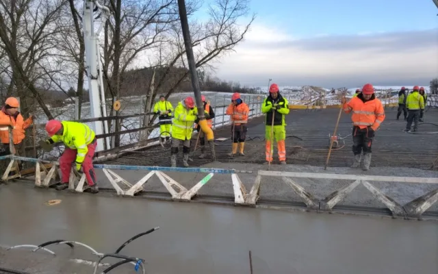 VIDEO: Stavba obchvatu Jaroměře je za polovinou. V provozu by měl být od září