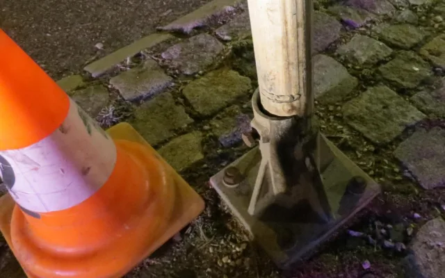 Řidič pod vlivem způsobil dopravní nehodu. Zavolal na sebe policii