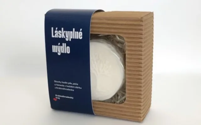 Nové upomínkové předměty kraje sází na tradici