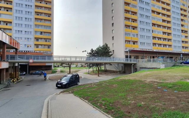 Na Benešově třídě v Hradci Králové otevřeli novou lávku za více než deset milionů