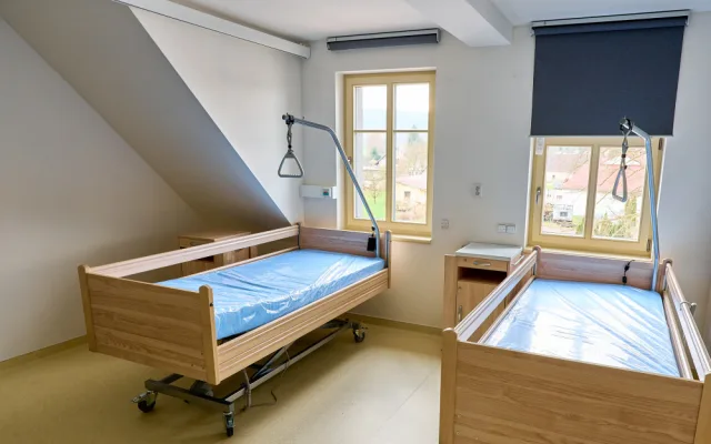 Poslední den sbírky. Pomozte budovat naději pro lidi s roztroušenou sklerózou v hradeckém kraji