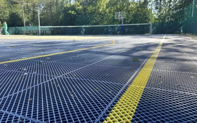 Hradec investoval přes milion do multifunkčního sportoviště u Stříbrňáku. Využijí ho i školy