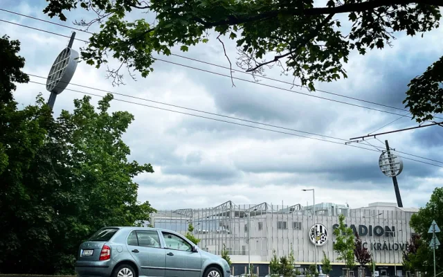 Hradec Králové dá desítky milionů do bezpečnosti chodců a cyklistů u fotbalové arény