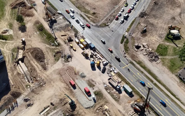 Na hradecké Miletě pokračuje vrtání pilot a řeší se kanalizace