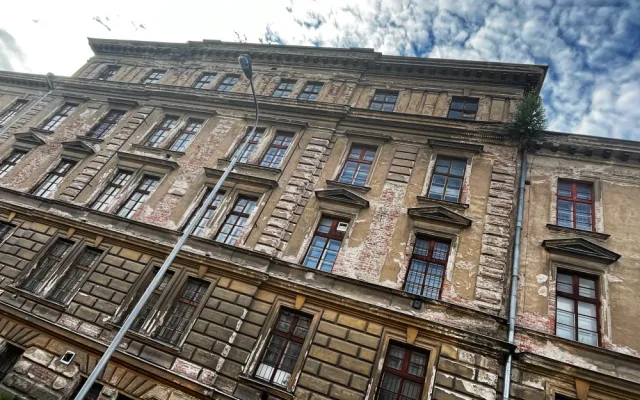 Startuje rekonstrukce Vrbenského kasáren v centru Hradce Králové