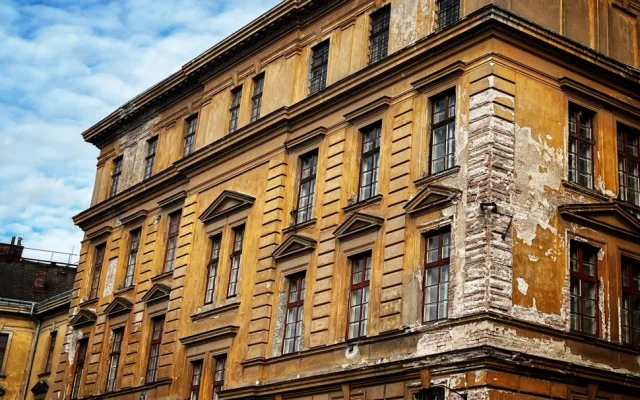 Startuje rekonstrukce Vrbenského kasáren v centru Hradce Králové