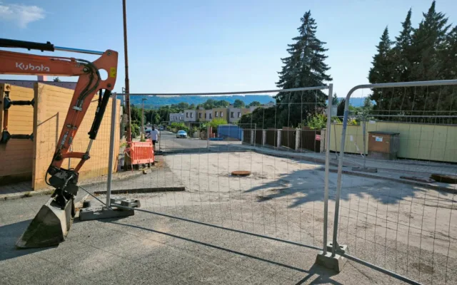 Obnova vodovodních trubek ve Dvoře Králové pokračuje. Práce postupují do závěrečné fáze