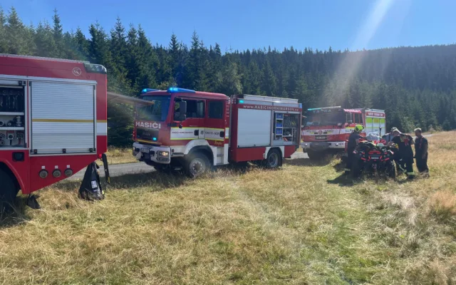 Strážci KRNAP zabránili v Krkonoších možnému požáru lesa, hořela hrabanka