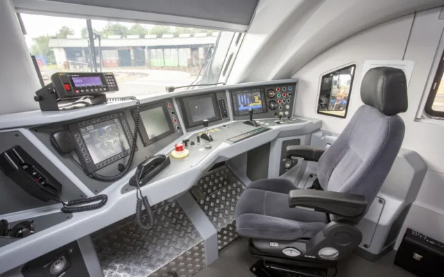 FOTO: Modernizace na kolejích. Královéhradecký kraj zavádí nové motorové vlaky RegioFox