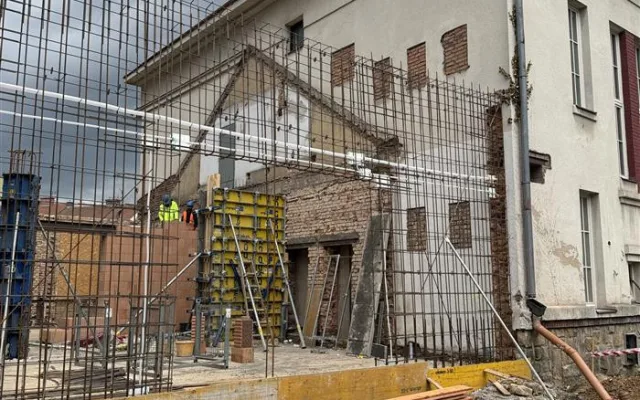 I přes komplikace je rekonstrukce jičínské knihovny Václava Čtvrtka v polovině