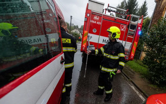 Hasiči v hradeckém kraji dnes zasahovali kvůli počasí u více než 210 událostí