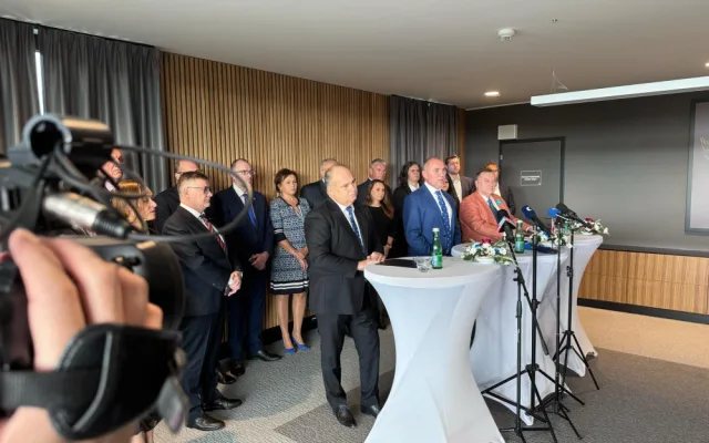 Politici v Královéhradeckém kraji podepsali koaliční smlouvu. Současný hejtman míří do opozice