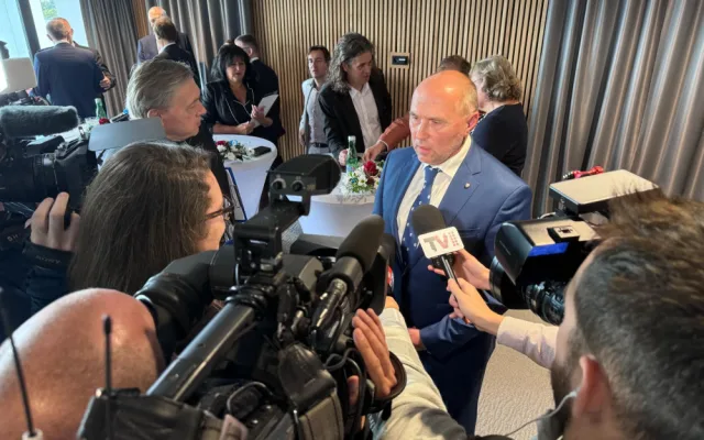 Politici v Královéhradeckém kraji podepsali koaliční smlouvu. Současný hejtman míří do opozice