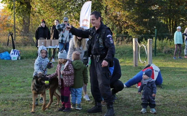 Dvůr Králové nad Labem otevřelo nové psí hřiště